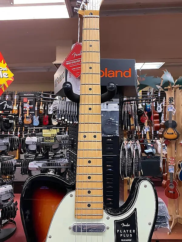 FENDER PLAYER PLUS TELECASTER-3-COLOR SUNBURST