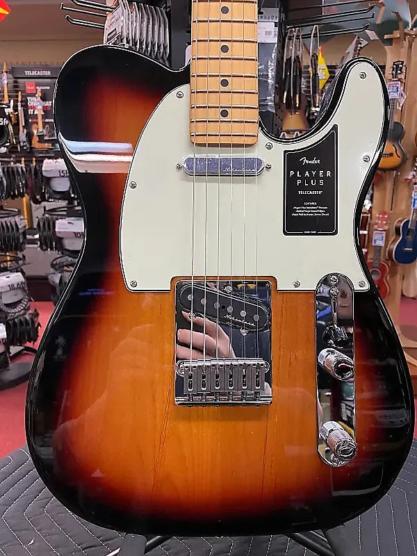 FENDER PLAYER PLUS TELECASTER-3-COLOR SUNBURST
